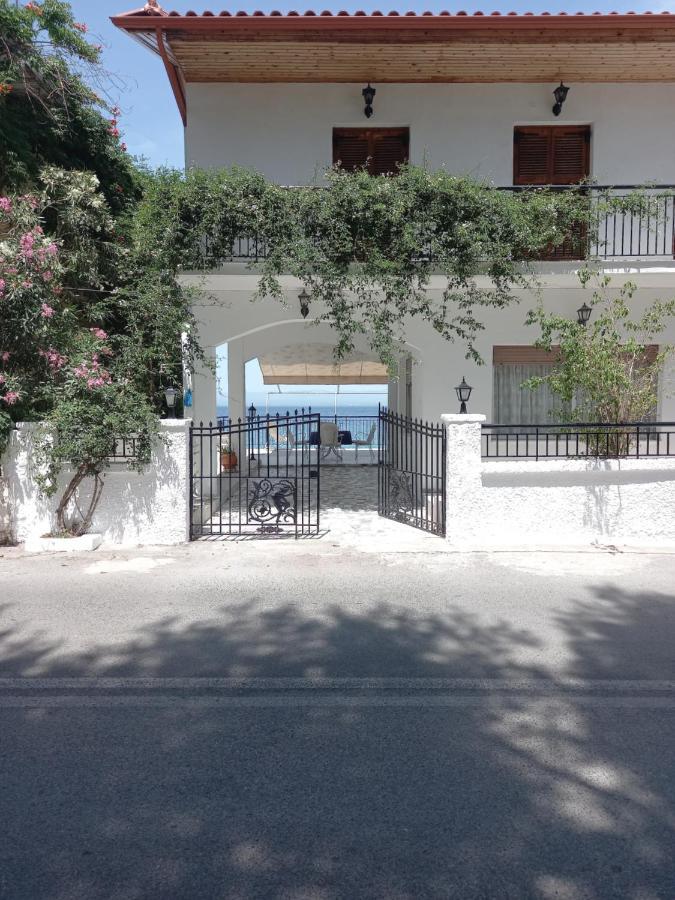 Ekie Apartment With Sea View Kalamata Dış mekan fotoğraf