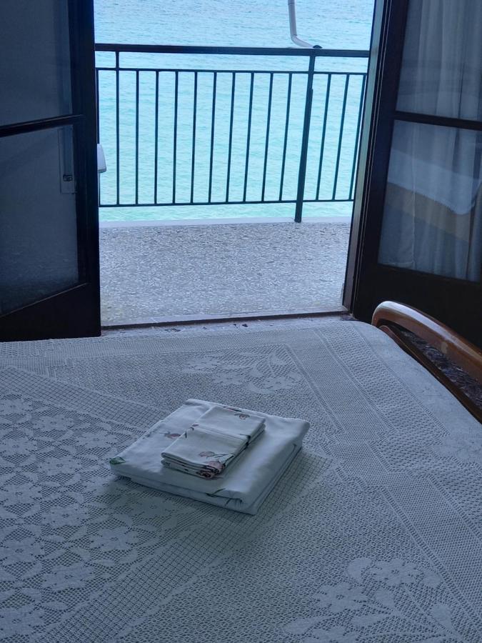 Ekie Apartment With Sea View Kalamata Dış mekan fotoğraf